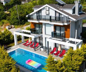 Villa Lazuli Ölüdeniz'de Geniş Bahçeli Kiralık Tatil Villası