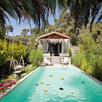 Havuzu Korunaklı Villalar